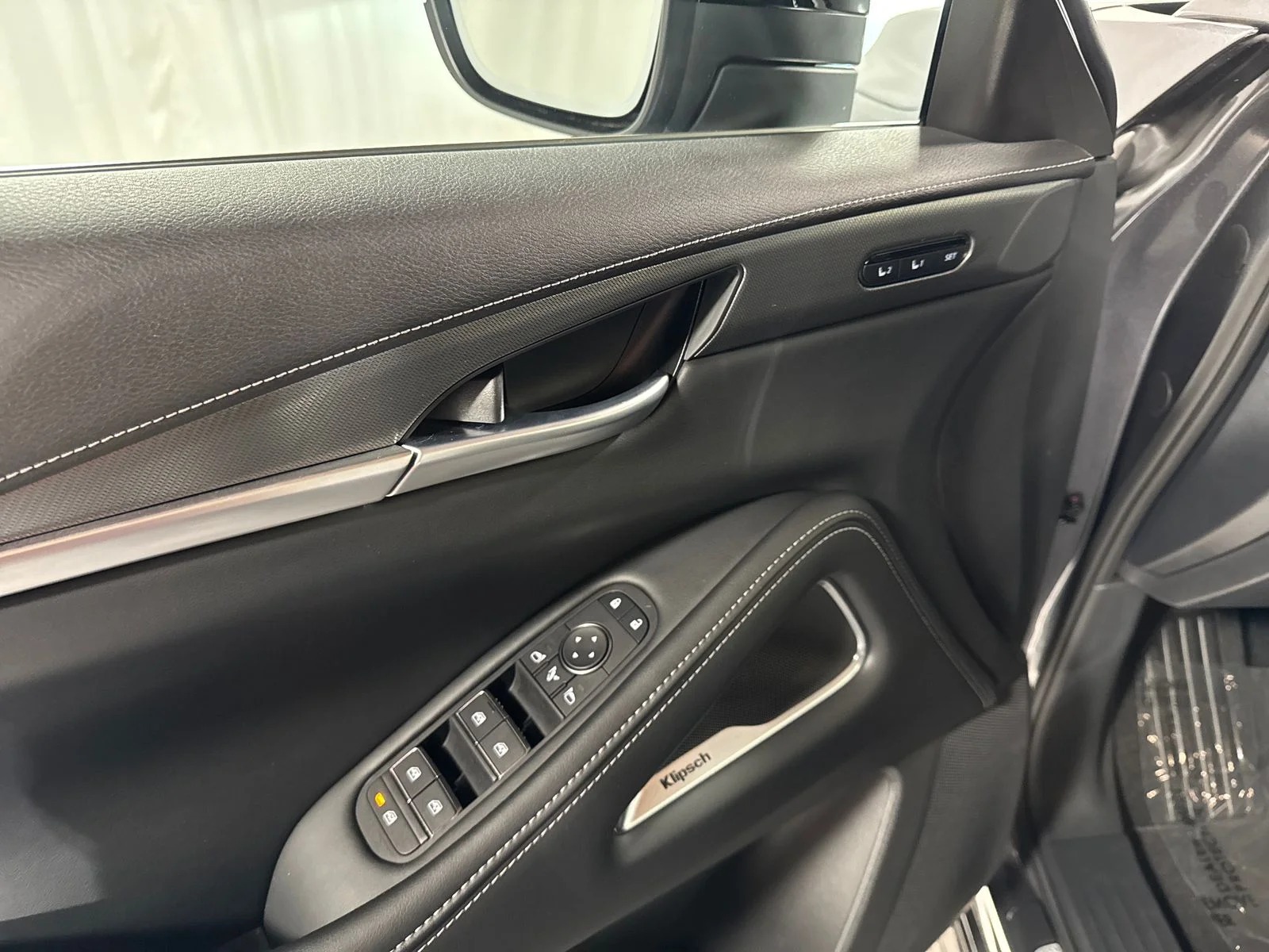 Certified Used 2026 Graphite Shadow INFINITI LUXE image 16