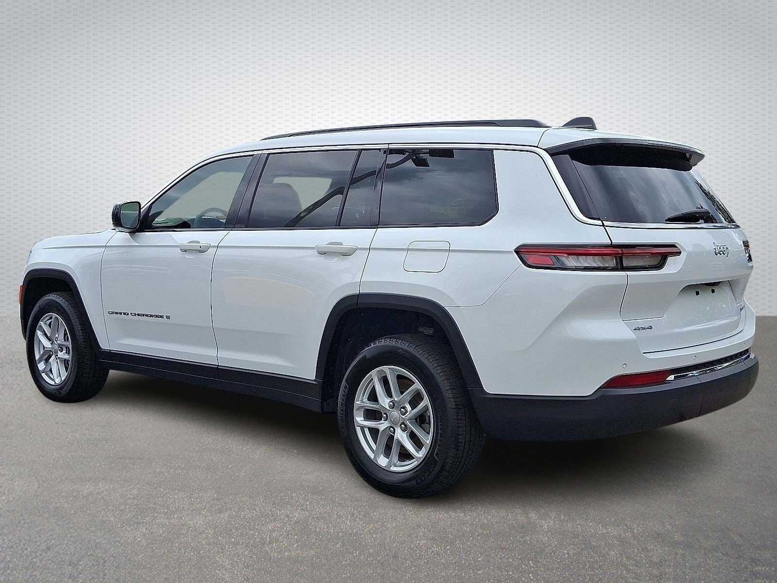 Certified Used 2025 Bright White Clearcoat - PW7 Jeep Laredo X 4x4 image 4