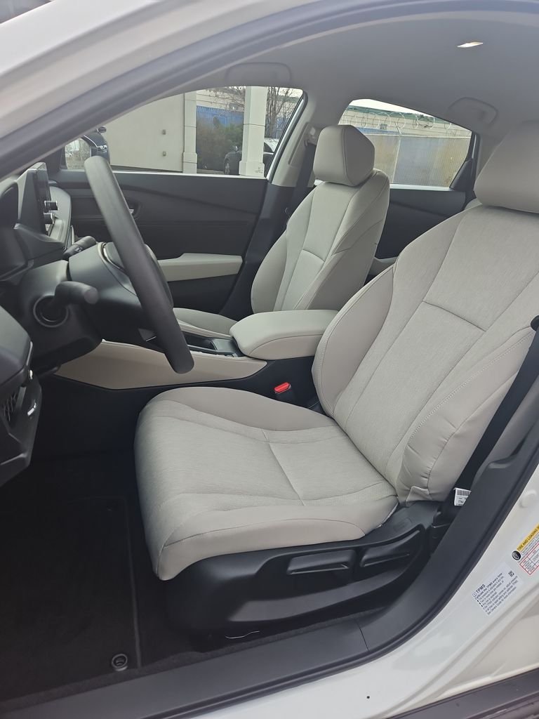 2025 Honda Accord LX - Photo 10
