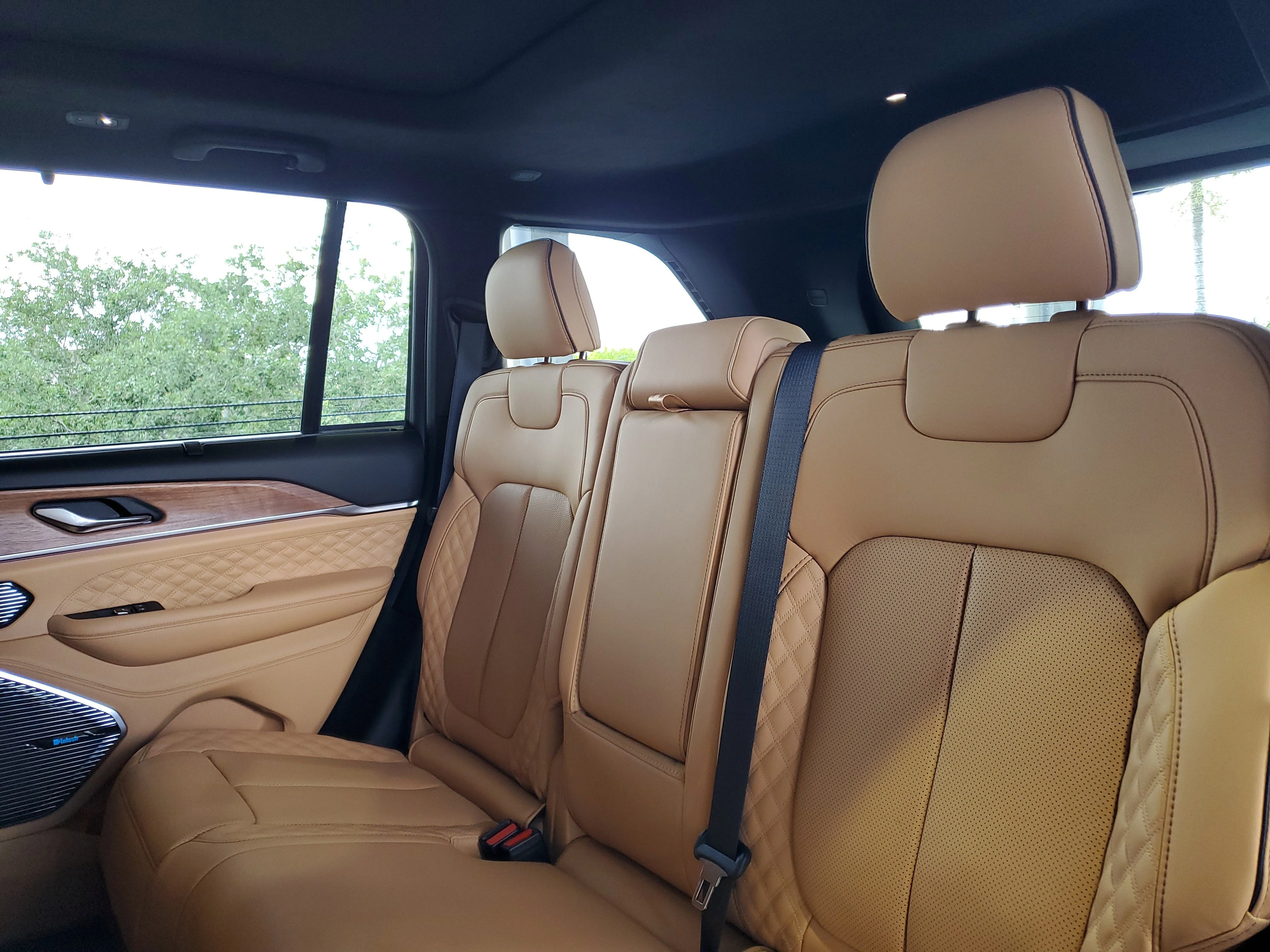 New 2026 Diamond Black Crystal Pearl-Coat Exterior Paint Jeep Summit image 8
