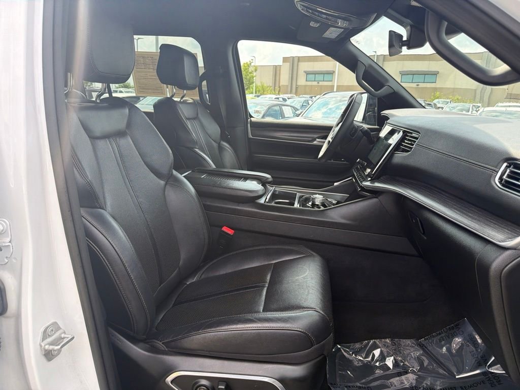 Used 2023 White Jeep Series II image 19