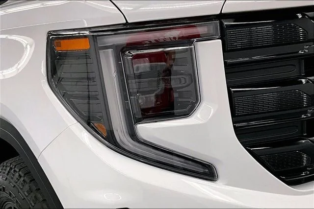 Used 2024 Summit White GMC Elevation image 34