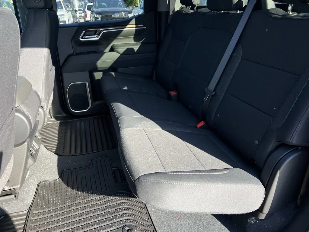 2026 Chevrolet Silverado 1500 LT - Photo 9