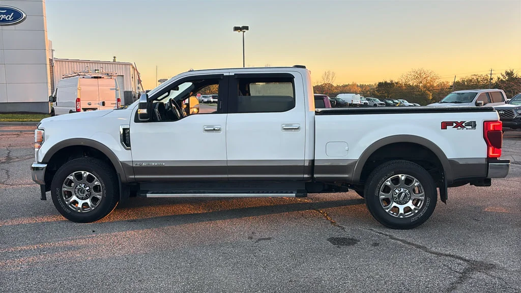 Used 2022 White Ford Lariat image 4