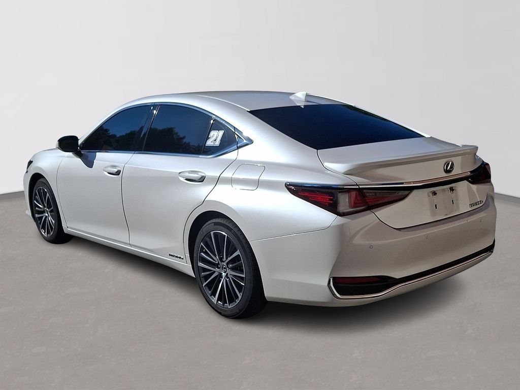 Used 2022 White Pearl Lexus 300h image 6