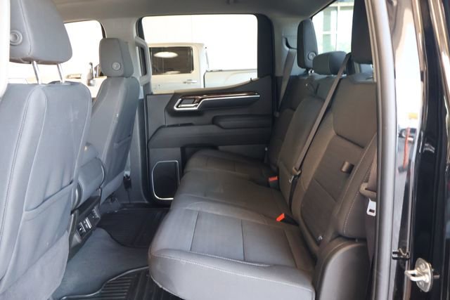 Used 2025 Onyx Black GMC Elevation image 16