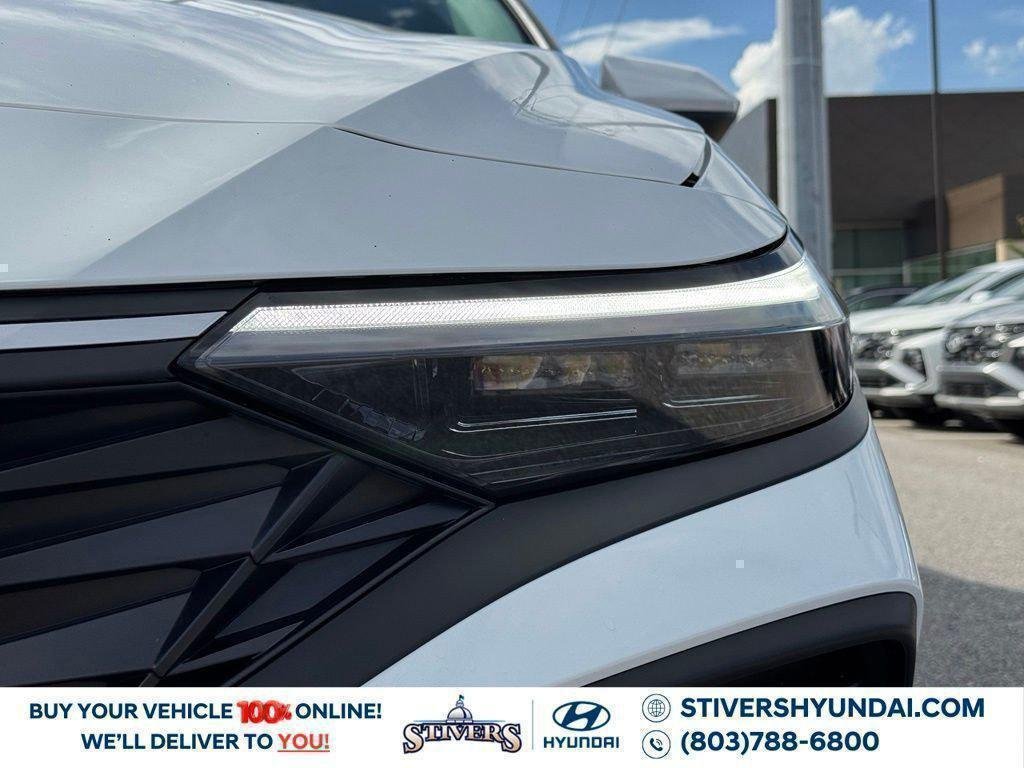 New 2026 White Hyundai SE image 10