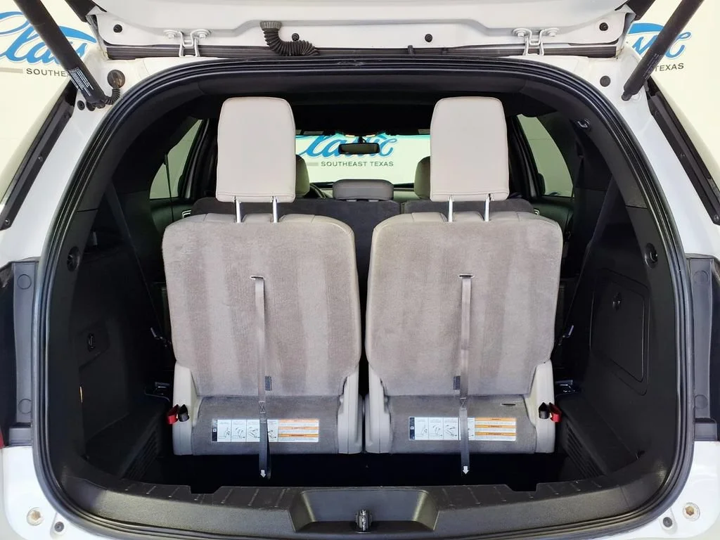Used 2015 White Platinum Ford XLT image 11