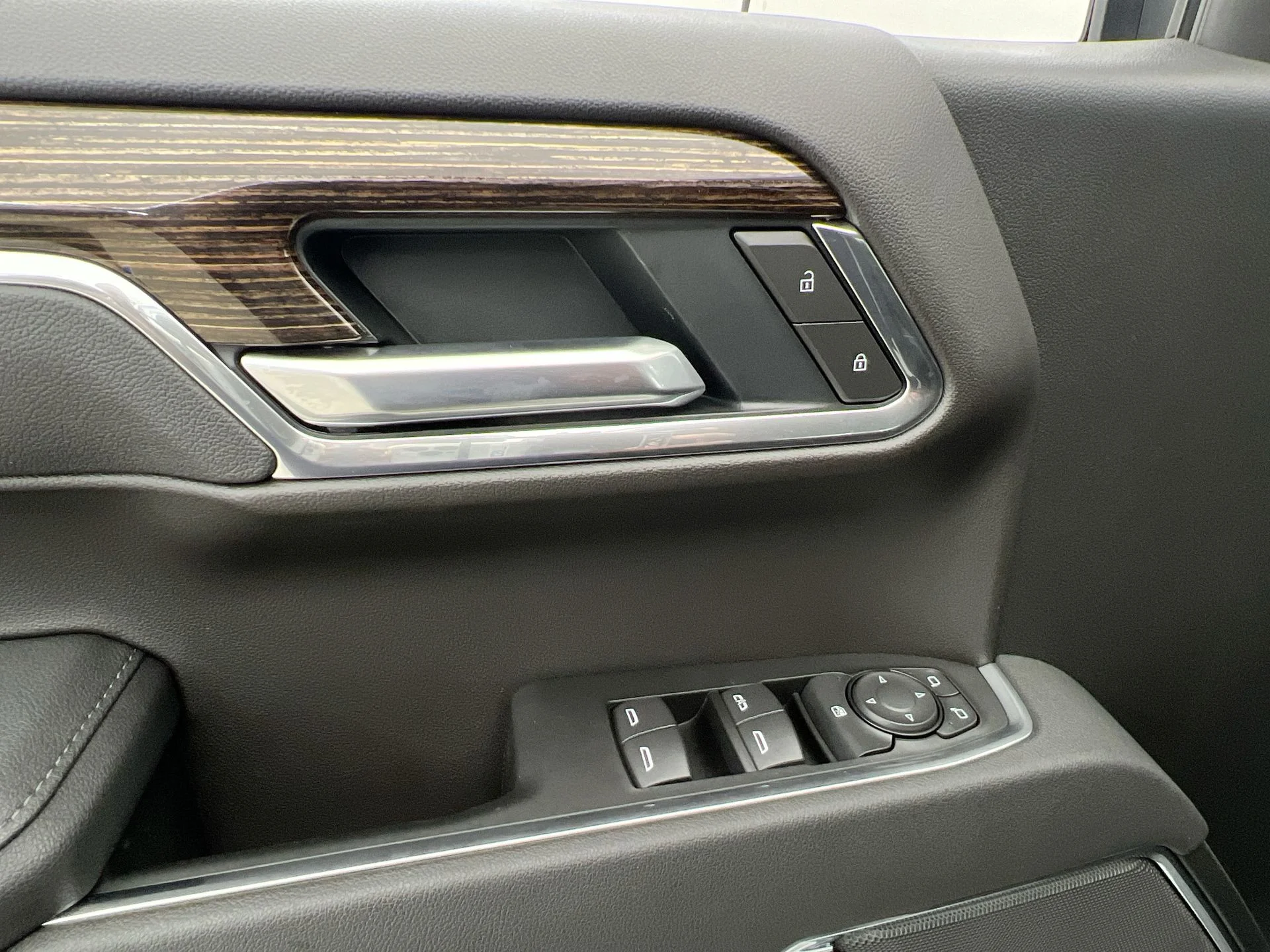 New 2026 Summit White GMC SLE image 65