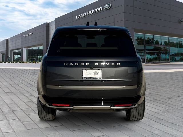 Used 2025 Carpathian Grey Premium Metallic Land Rover SE image 4