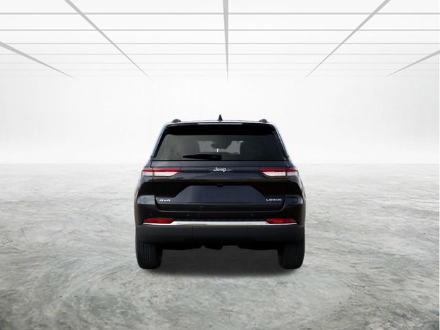 New 2026 Diamond Black Crystal Pearlcoat Jeep Laredo X image 8