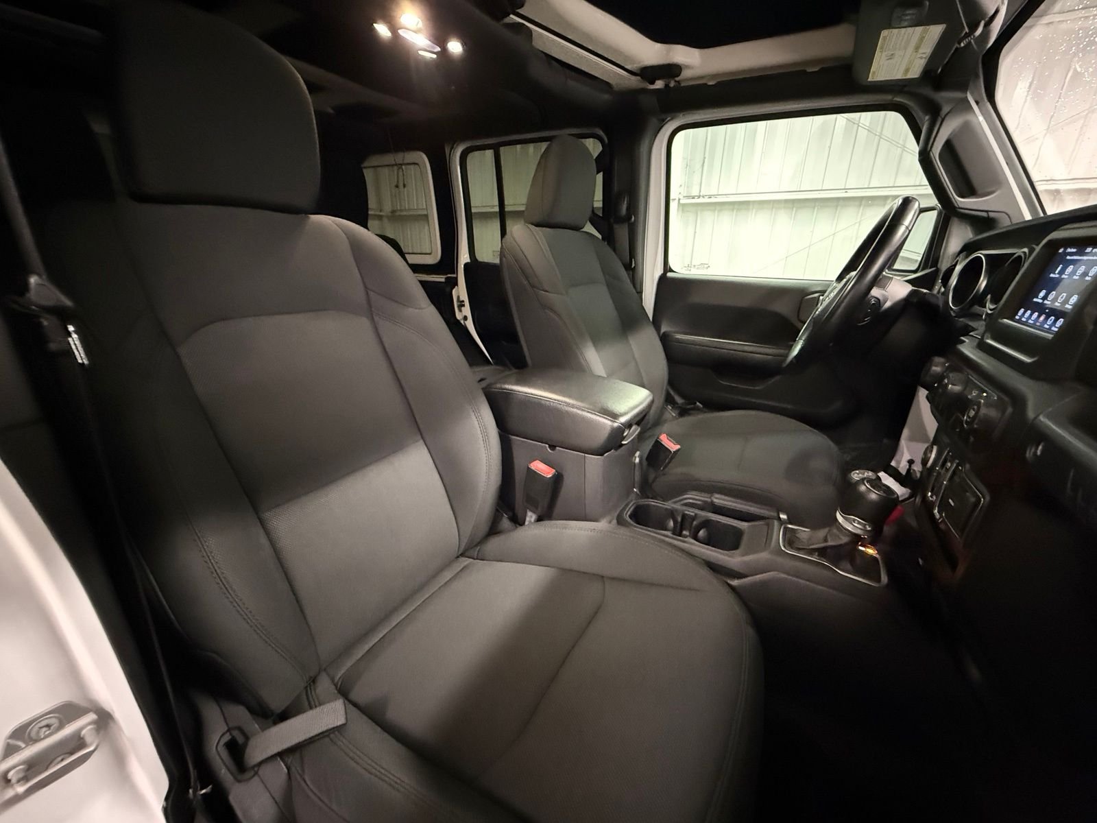 Used 2020 White Jeep Unlimited Willys image 27