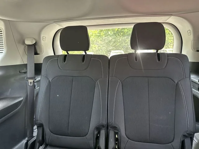 Used 2023 Black Jeep Laredo image 28