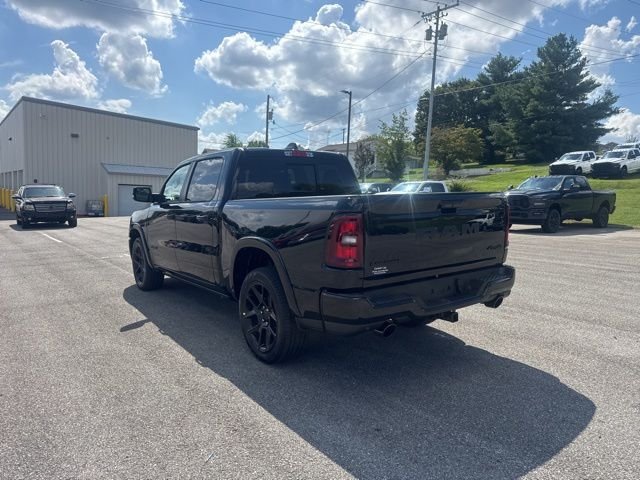 New 2026 Diamond Black Crystal Pearl-Coat Exterior Paint RAM Laramie image 5