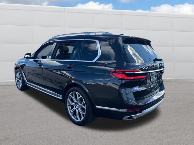 Used 2025 Black Sapphire Metallic BMW xDrive40i image 3