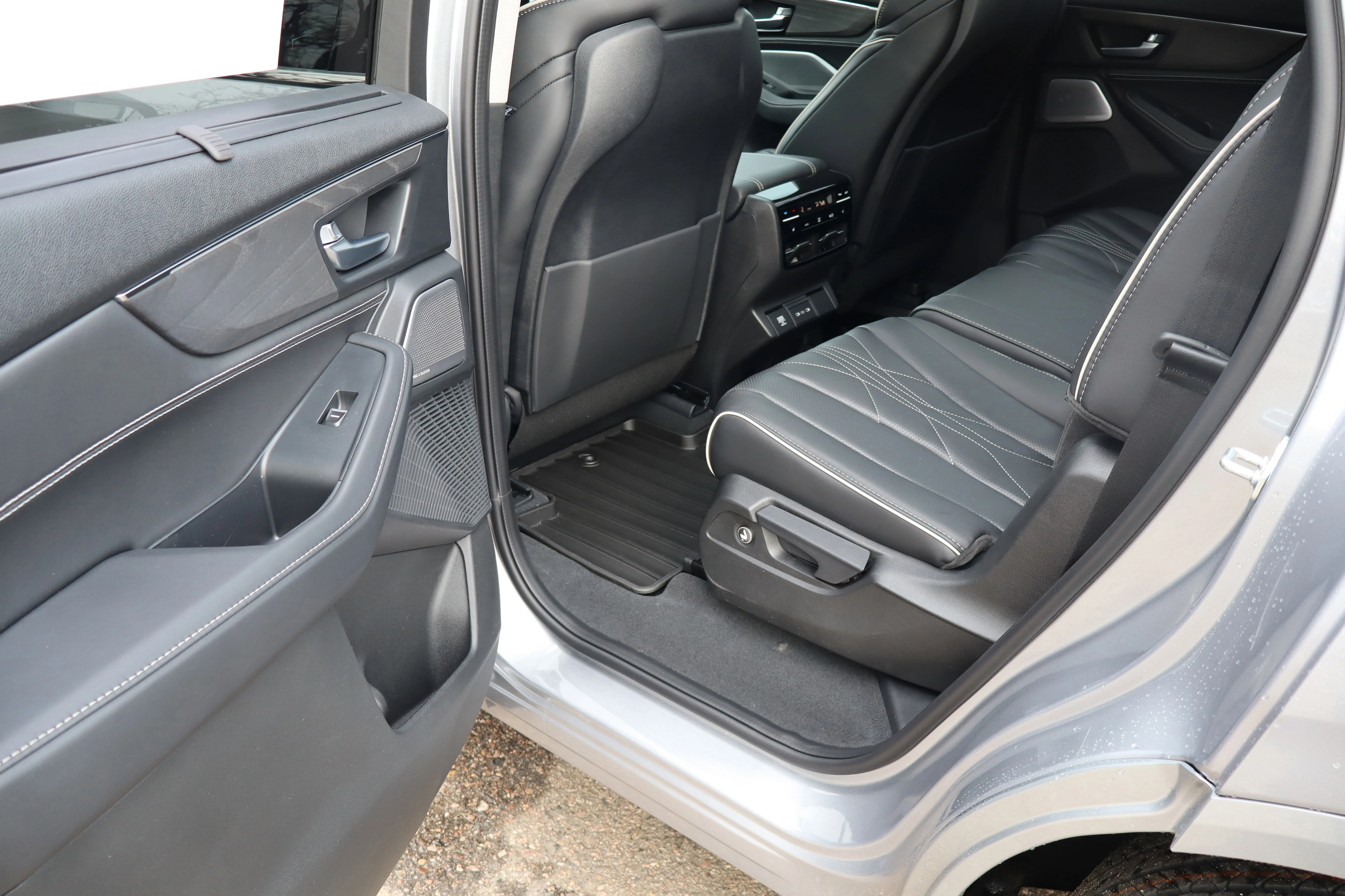 New 2026 Solar Silver Metallic Acura w/Advance Package image 26