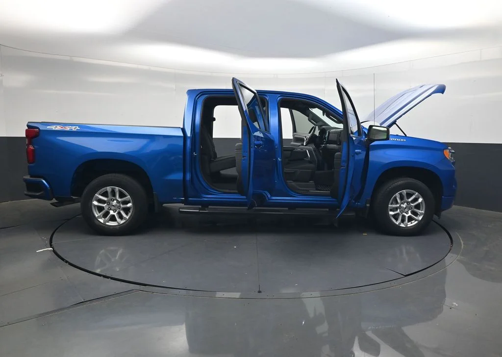 Used 2022 Blue Chevrolet RST image 43