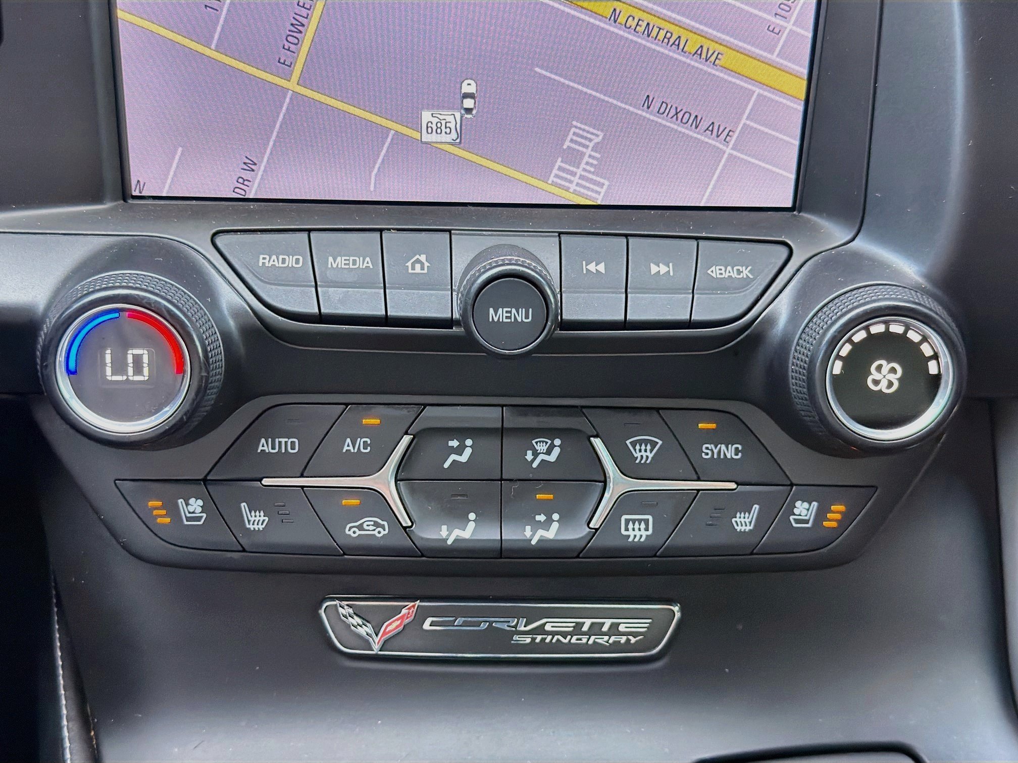 Used 2014 Arctic White Chevrolet 2LT image 32