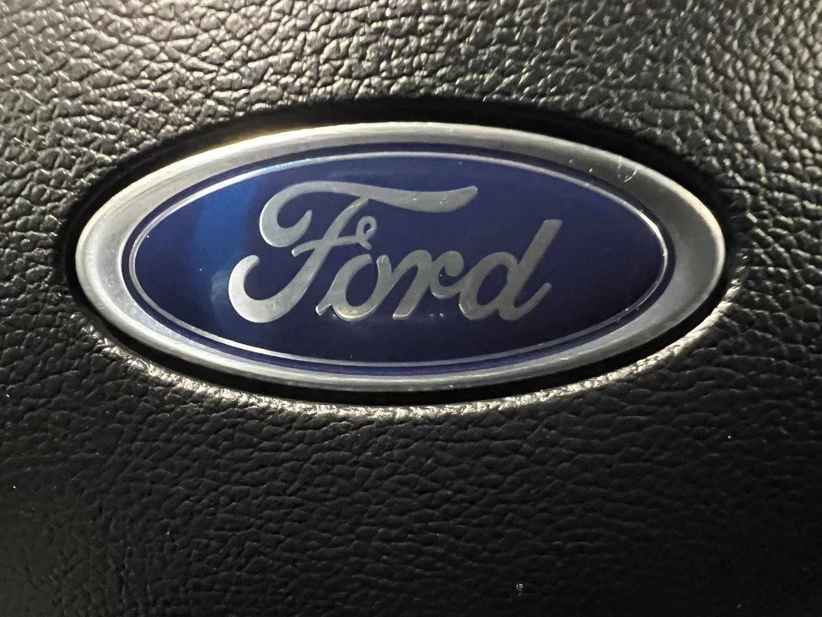 Used 2025 Vapor Blue Ford Active image 32