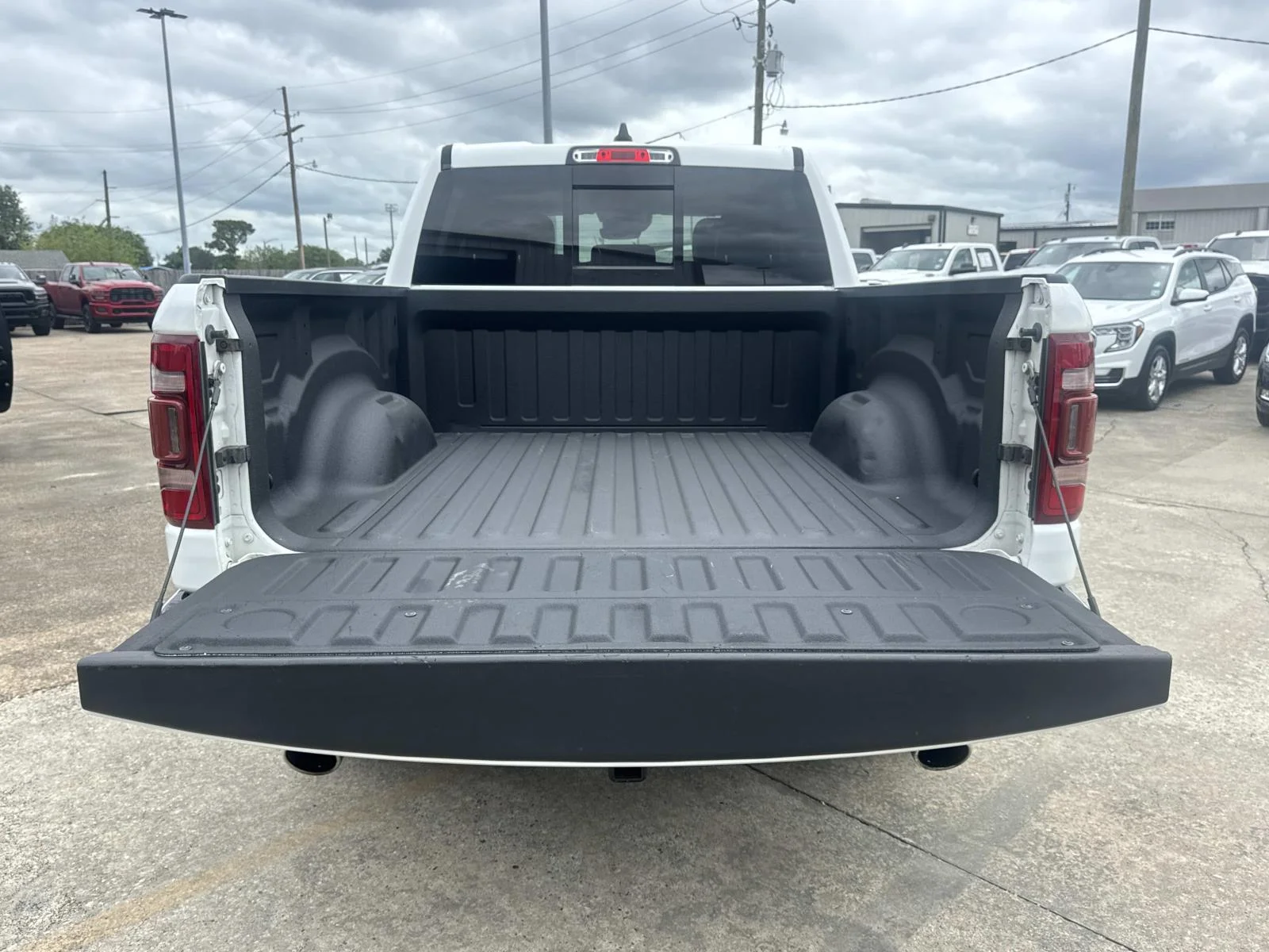 Used 2022 Bright White Clearcoat Ram Laramie image 8