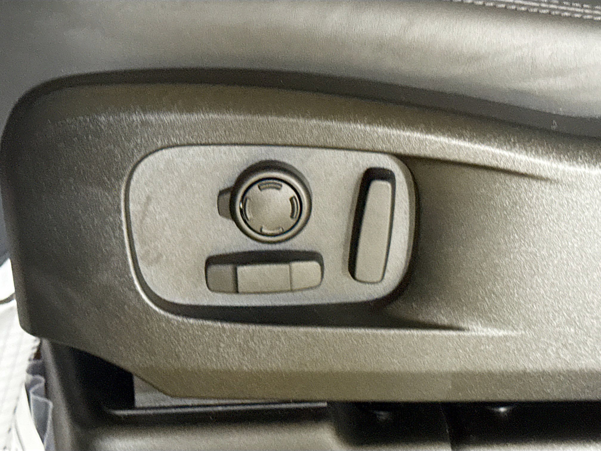 New 2026 Gondwana Stone LAND ROVER X-Dynamic SE image 23