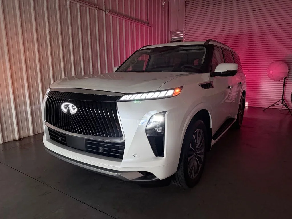 New 2027 RADIANT WHITE INFINITI Luxe 4WD image 9