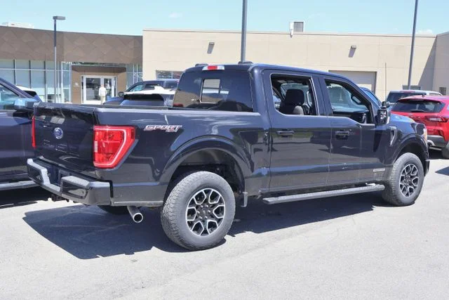 Used 2023 Black Ford XLT image 7