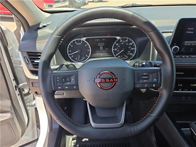 Used 2025 Everest White Pearl Nissan Rock Creek All-Wheel Drive image 15