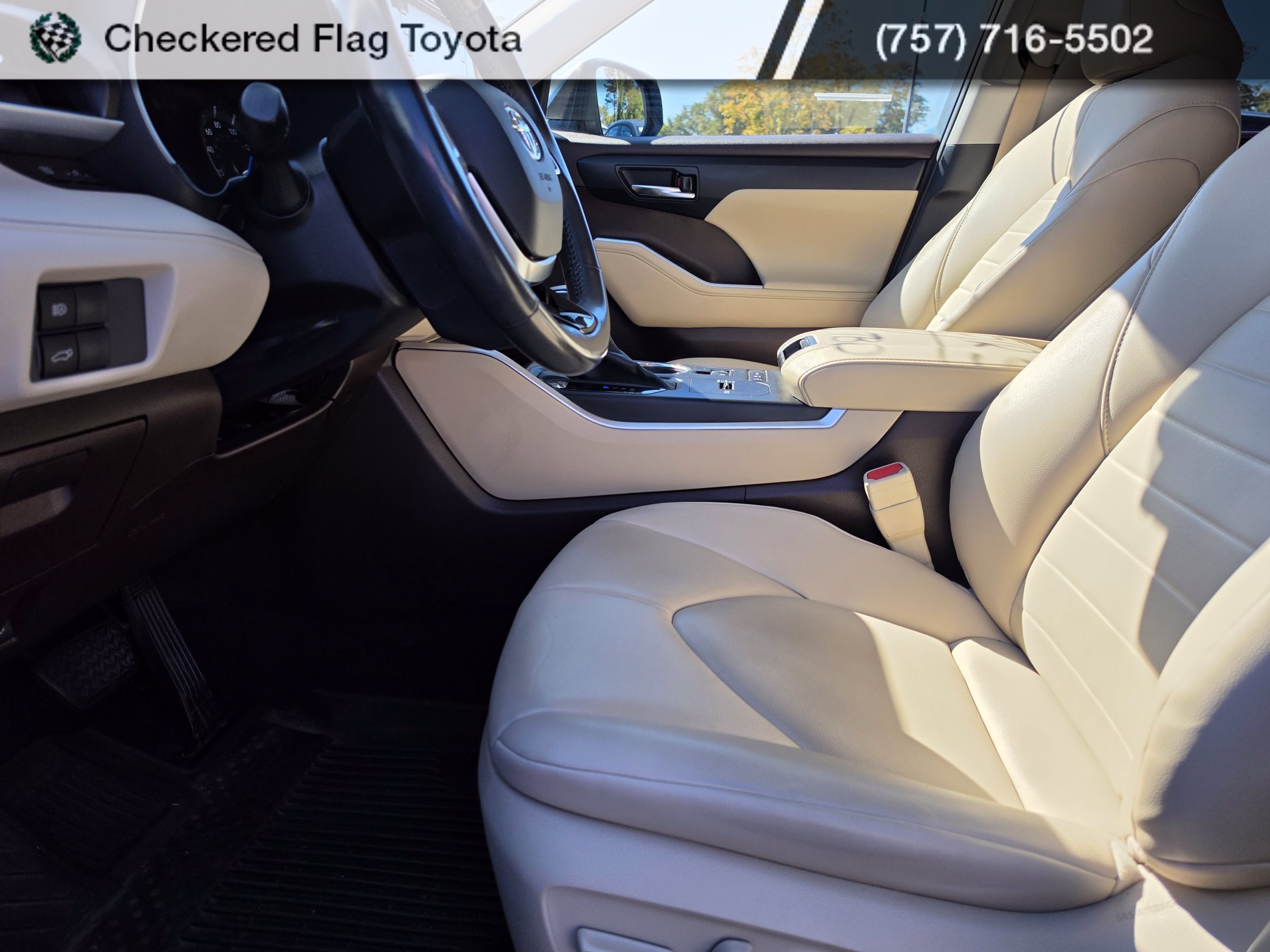 Used 2021 Moon Dust Toyota XLE image 8