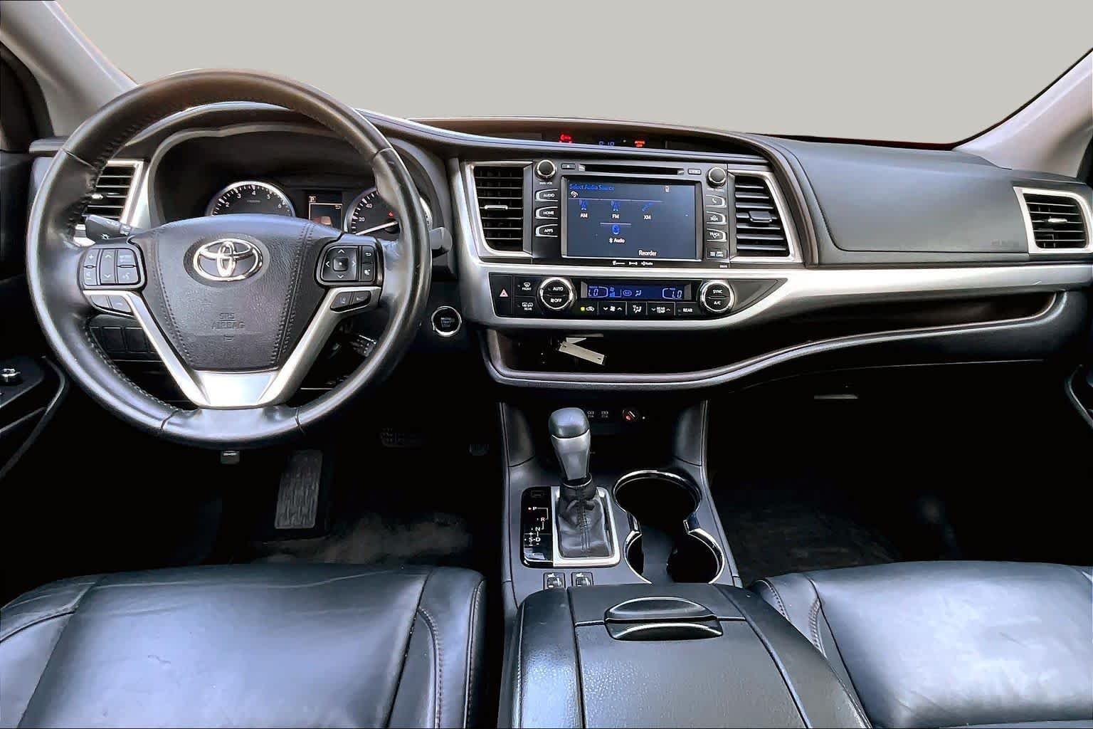 Used 2017 Blizzard Pearl Toyota XLE image 16
