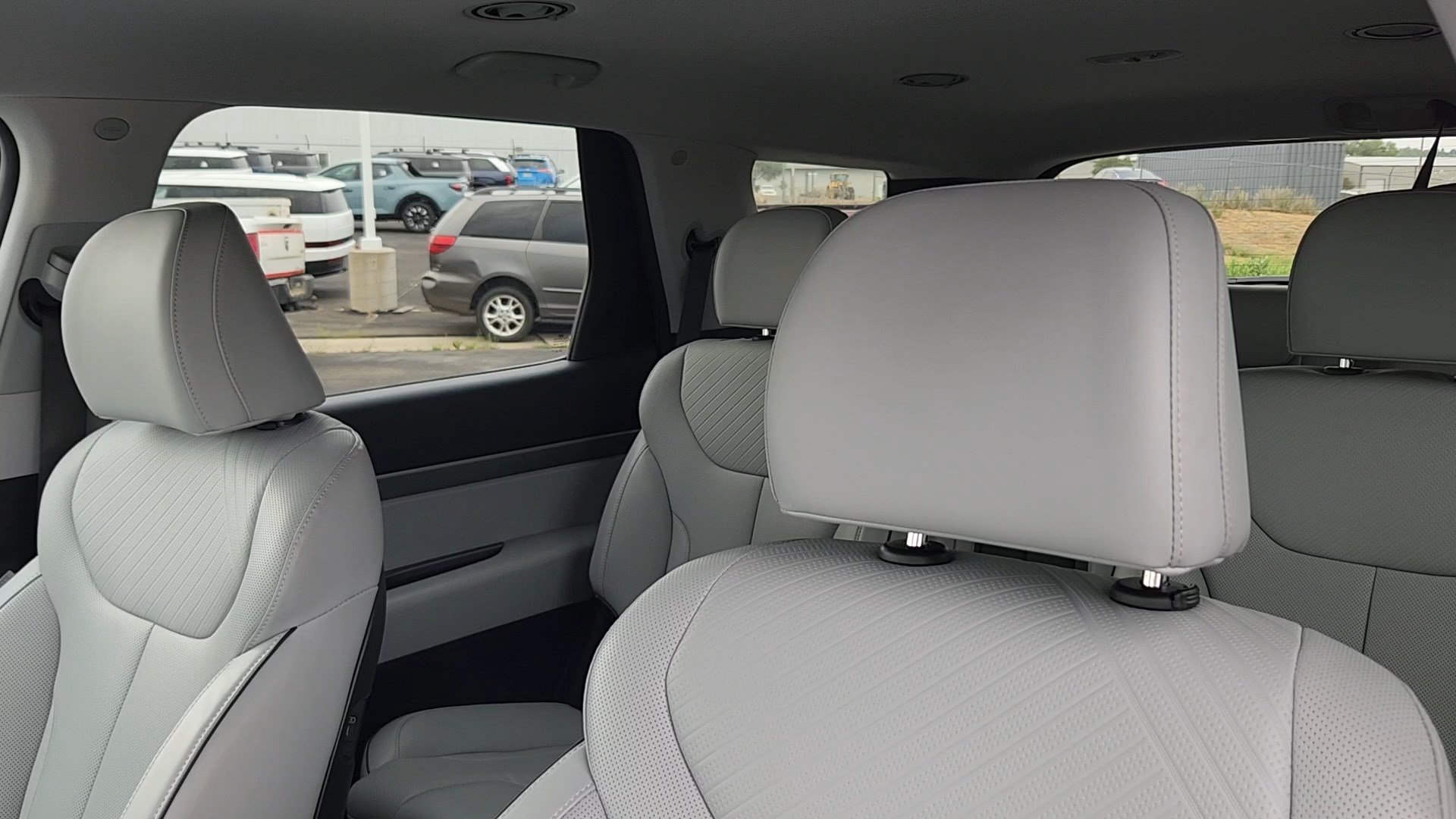 Used 2025 Typhoon Silver Hyundai SEL image 9