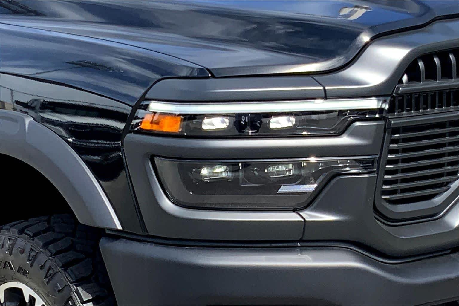 New 2026 Diamond Black Crystal Pearl-Coat Exterior Paint RAM Rebel image 10