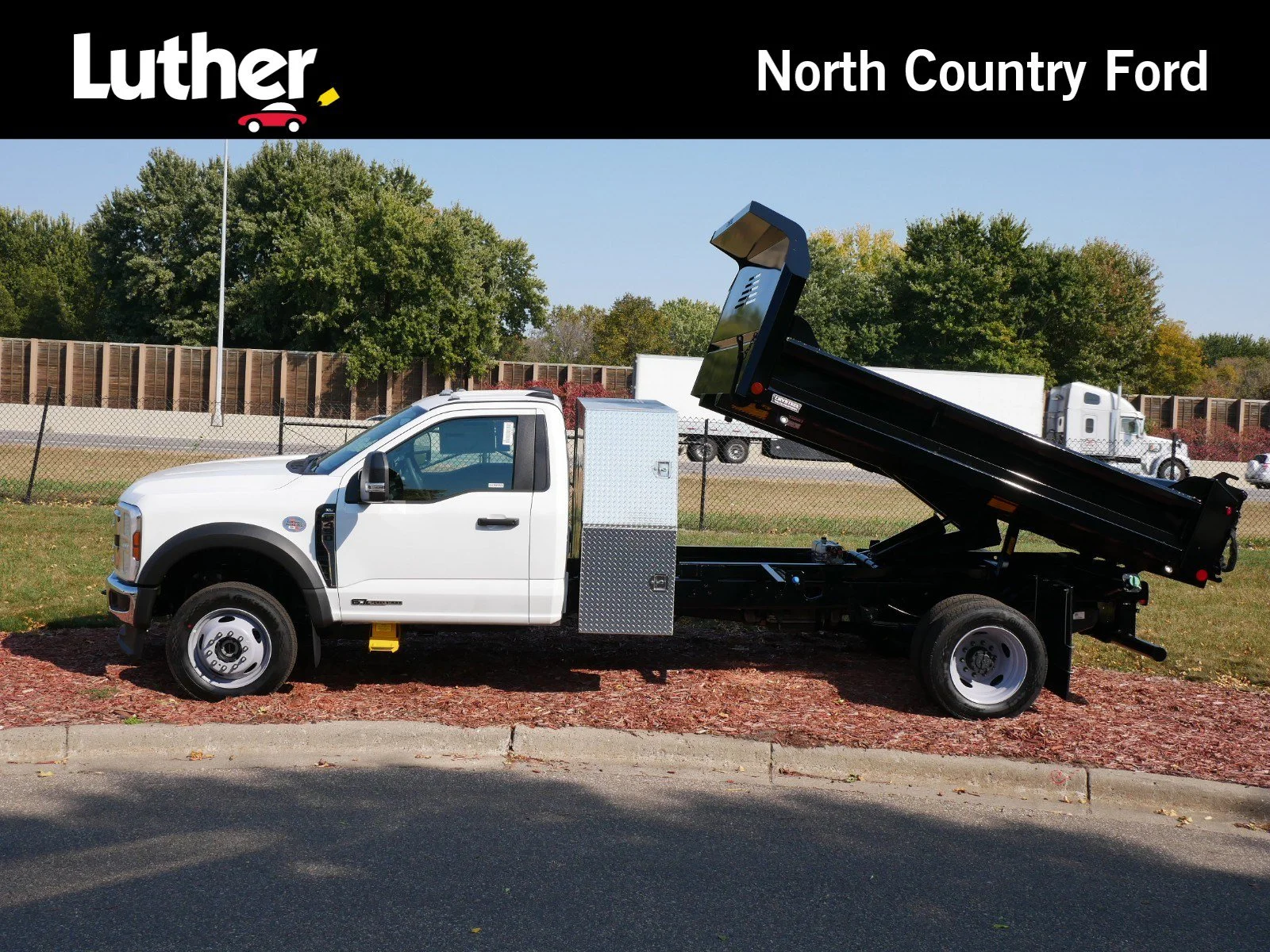 New 2024 Oxford White Ford F-450® XL image 4