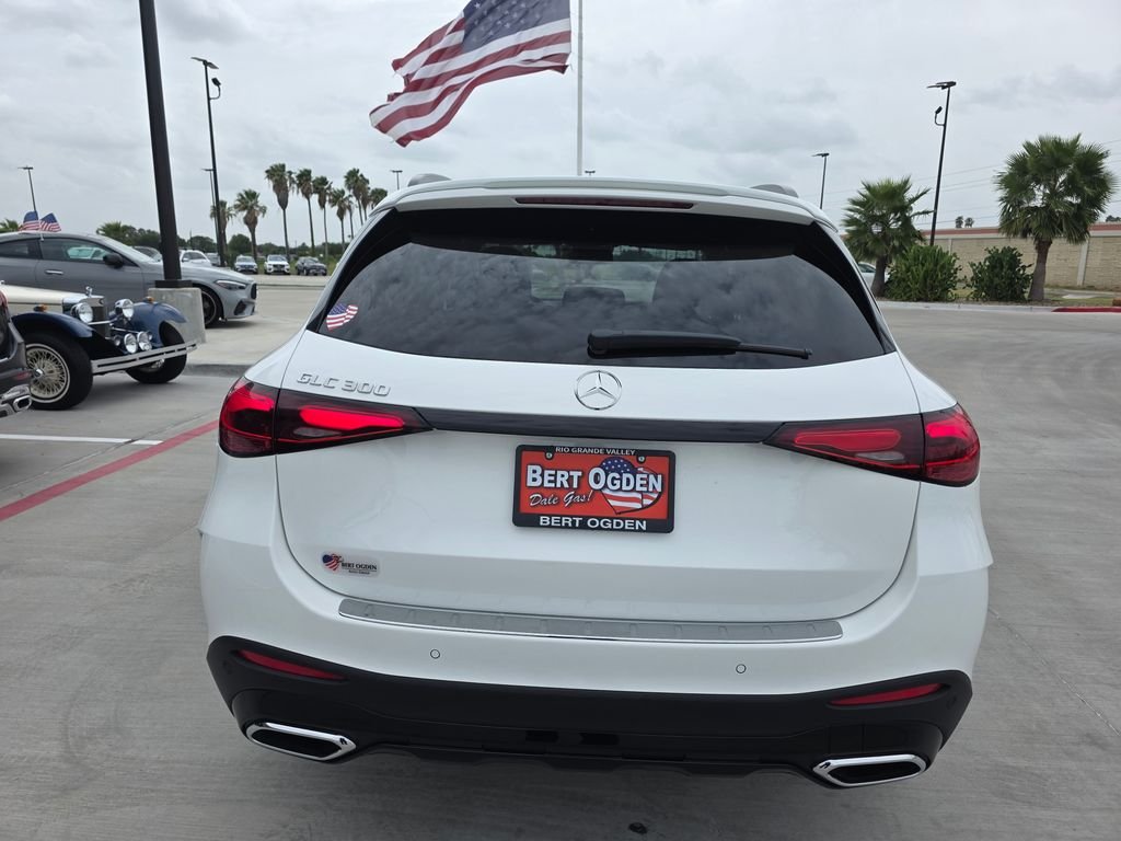 New 2026 Polar White Mercedes-Benz GLC 300 image 6