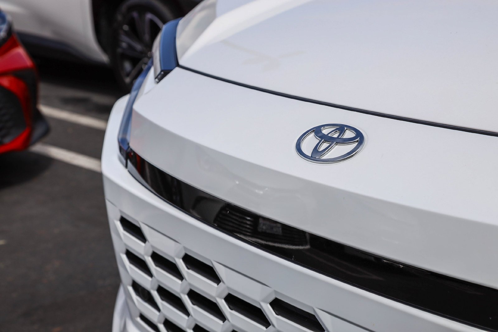 Certified Used 2026 Ice Toyota XLE Premium image 12