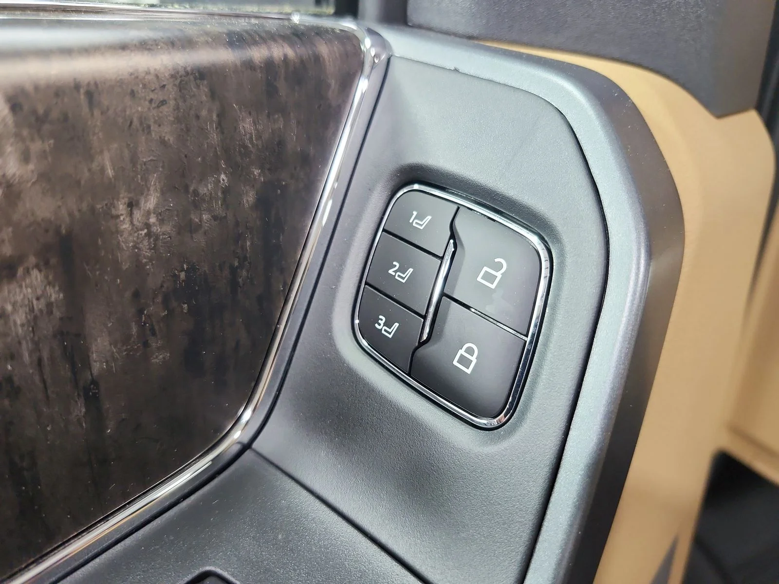 New 2026 Glacier Gray Metallic Tri-Coat Ford F-250® Lariat® image 21