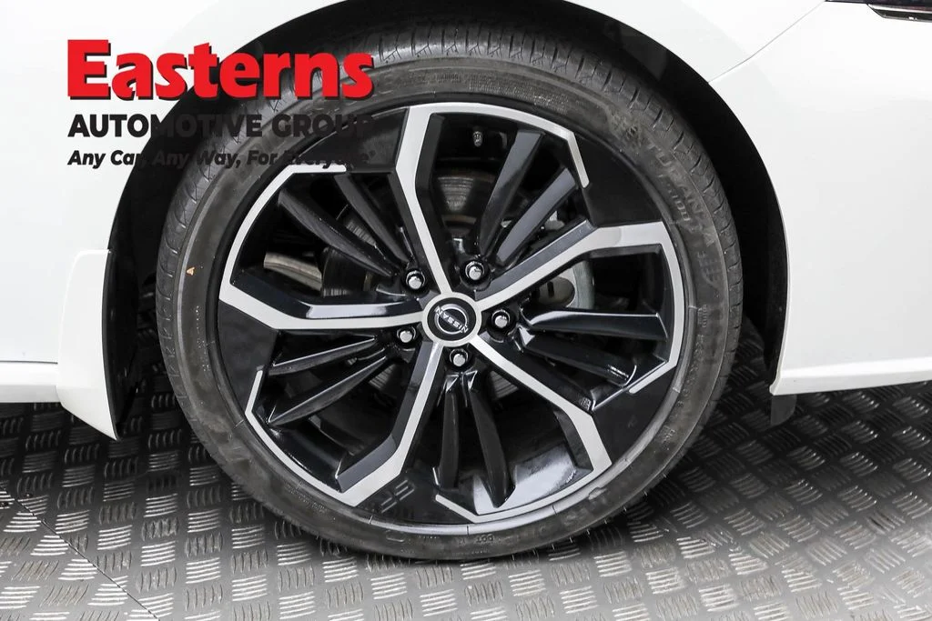 Used 2023 White Nissan 2.5 SR image 28