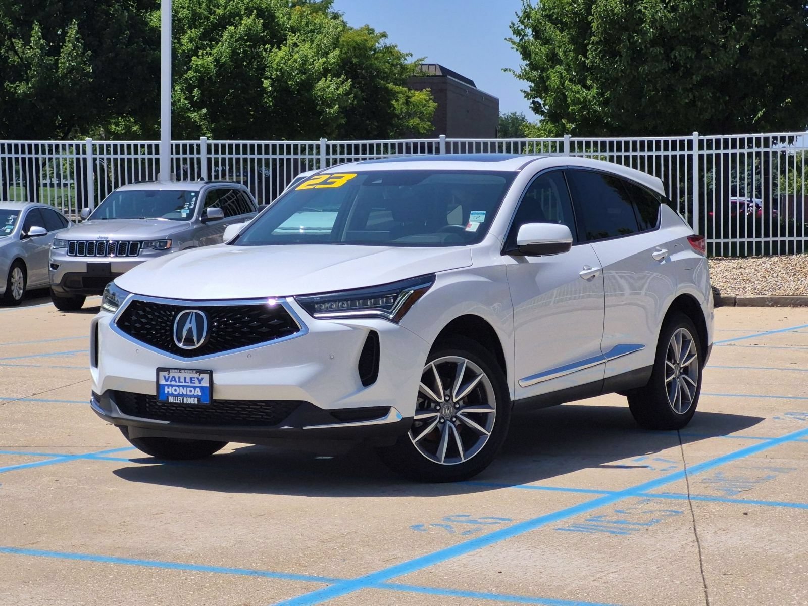 Used 2023 White Acura w/Technology Package image 2