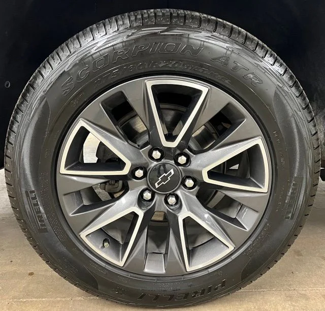 Used 2022 Blue Chevrolet Z71 image 8