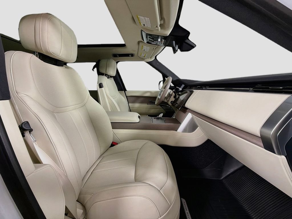 New 2026 Fuji White Land Rover SE image 30