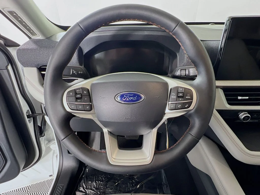 New 2026 Star White Metallic Tri-Coat Ford Active image 8