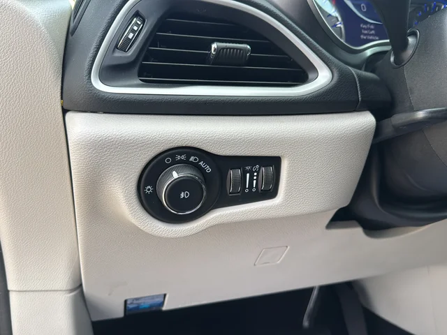 Used 2023 Gray Chrysler Touring L image 28