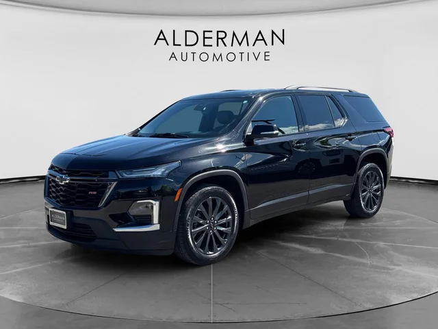 Pre-Owned 2023 Chevrolet Traverse RS