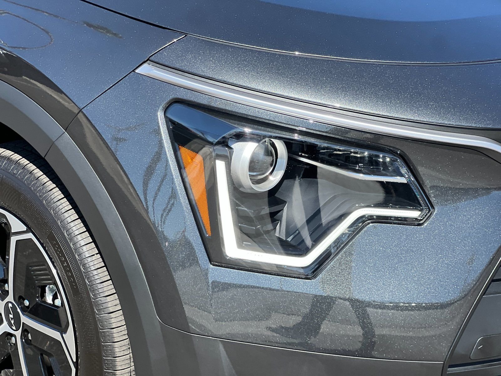 New 2026 Interstellar Gray Kia LX image 28