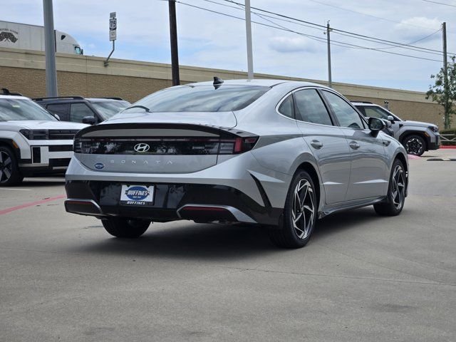 New 2026 Silver Hyundai SEL Sport image 4