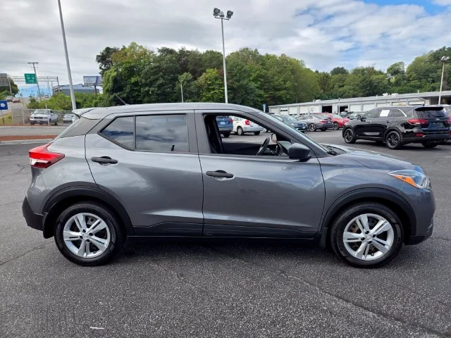 Used 2020 Gray Nissan S image 9
