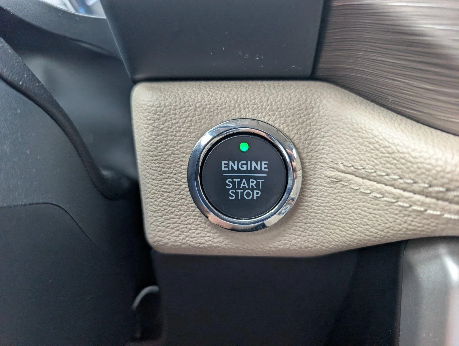 Used 2024 Oxford White Ford Limited image 21