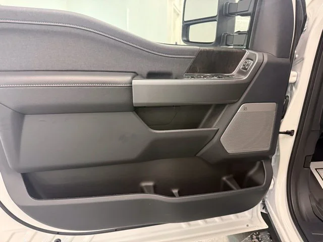 New 2026 Star White Metallic Tri-Coat Ford F-250® Lariat® image 26
