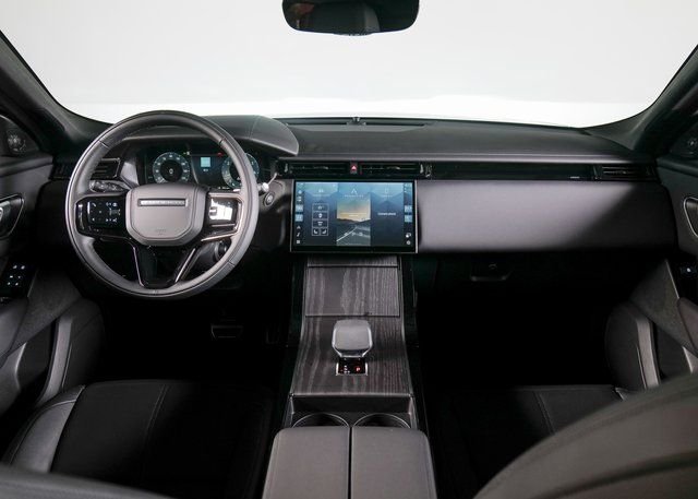 New 2026 Ostuni Pearl White Land Rover Dynamic SE image 4