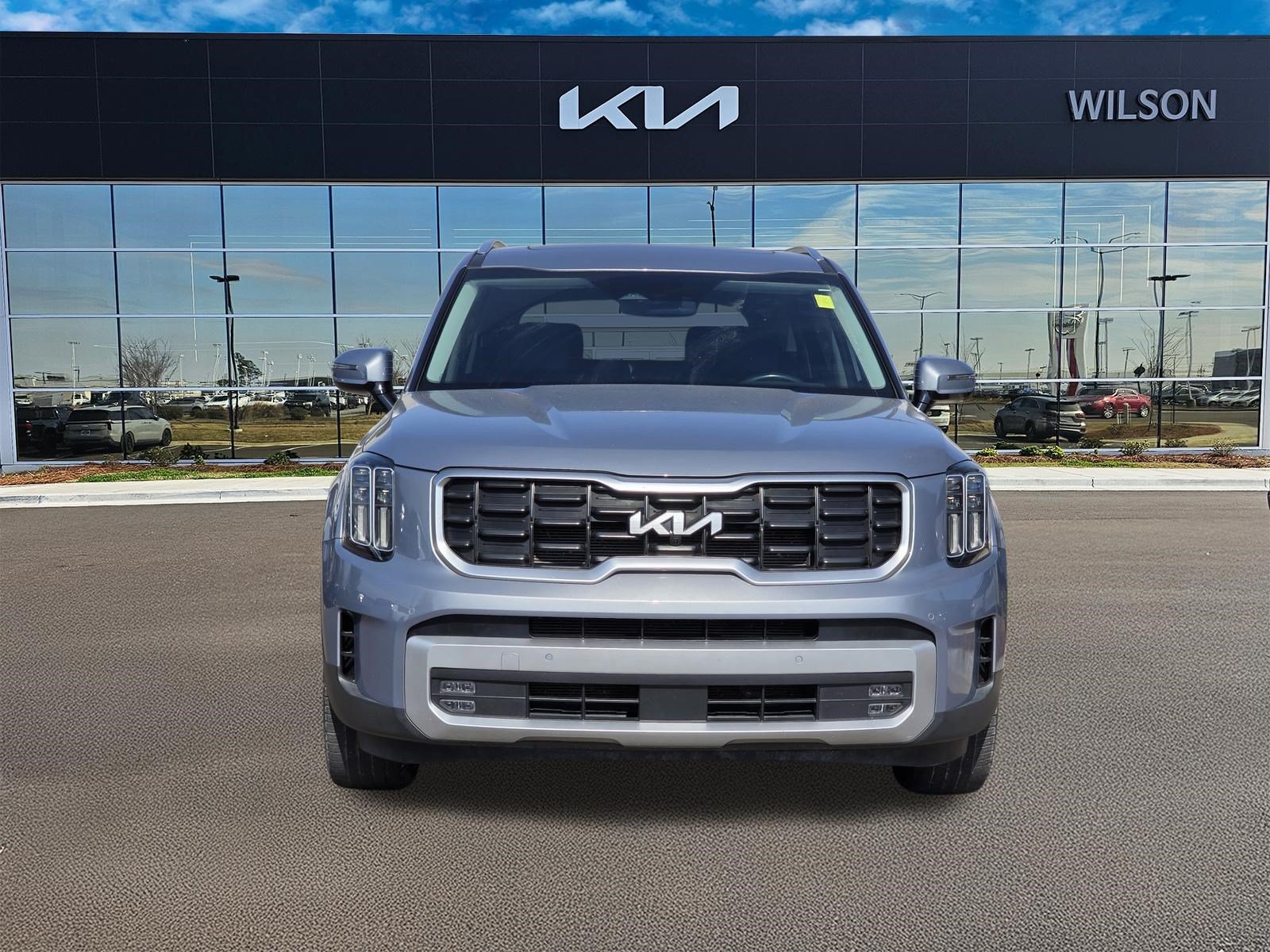 Used 2023 Everlasting Silver Kia SX image 2